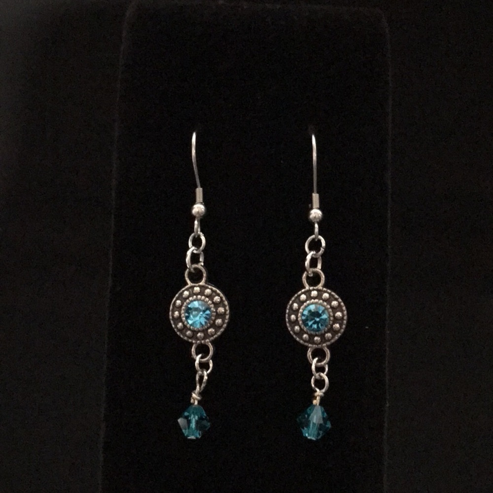 HANDCRAFTED EARRINGS—FISHHOOK DANGLES—Turquoise Colored Glass/Antique Silvertone - Picture 5 of 12